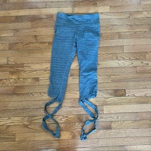 Old Navy Active Capri criss-cross tie leggings